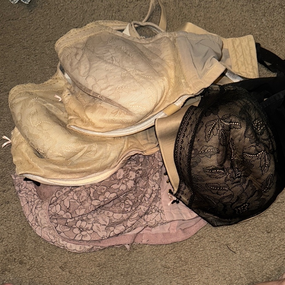 4 bra Bundle!!! 46DDD cacique lane Bryant bras used